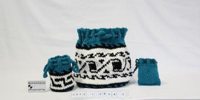 Knitting, drawstring bag. 